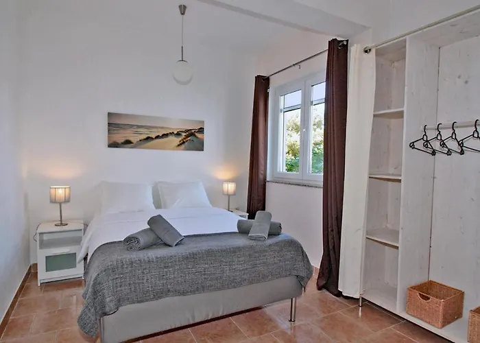 - Vrgada -appartement 50 M2 Avec Piscine * Pakoštane