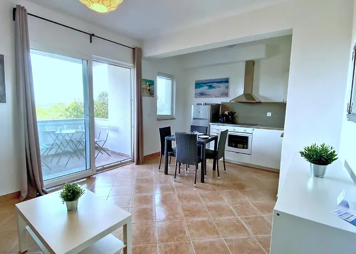 - Vrgada -appartement 50 M2 Avec Piscine Apartmán