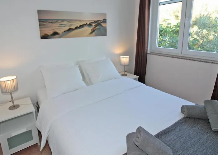 Apartmán - Vrgada -appartement 50 M2 Avec Piscine Pakoštane