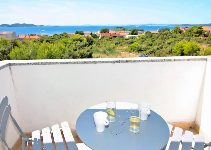 - Vrgada -appartement 50 M2 Avec Piscine
