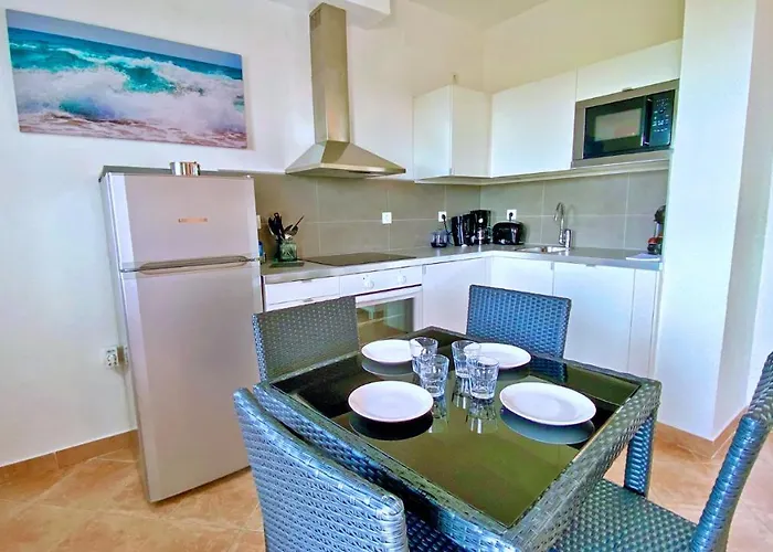 - Vrgada -appartement 50 M2 Avec Piscine Apartmán Pakoštane