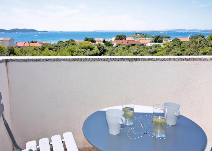 - Vrgada -appartement 50 M2 Avec Piscine 아파트