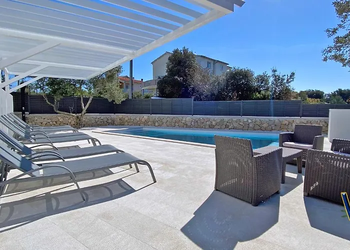 - Vrgada -appartement 50 M2 Avec Piscine Pakoštane