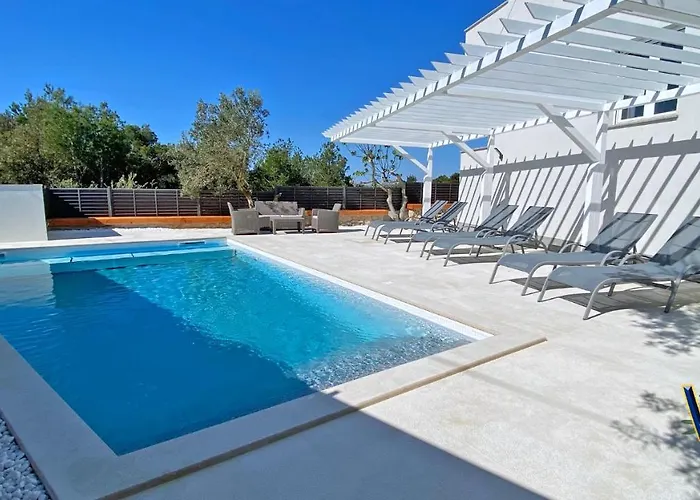 - Vrgada -appartement 50 M2 Avec Piscine Apartmán Pakoštane