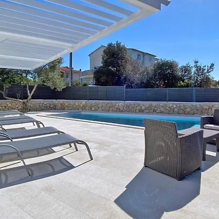 - Vrgada -appartement 50 M2 Avec Piscine Pakoštane