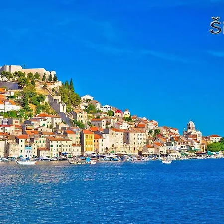 - Vrgada -appartement 50 M2 Avec Piscine Apartman Pakostane