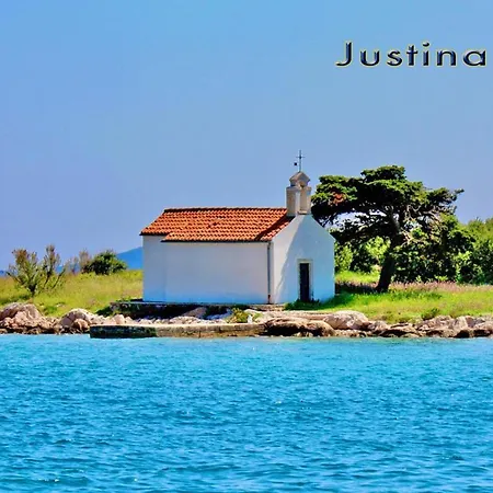 - Vrgada -appartement 50 M2 Avec Piscine Apartman