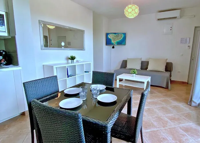 - Vrgada -appartement 50 M2 Avec Piscine *