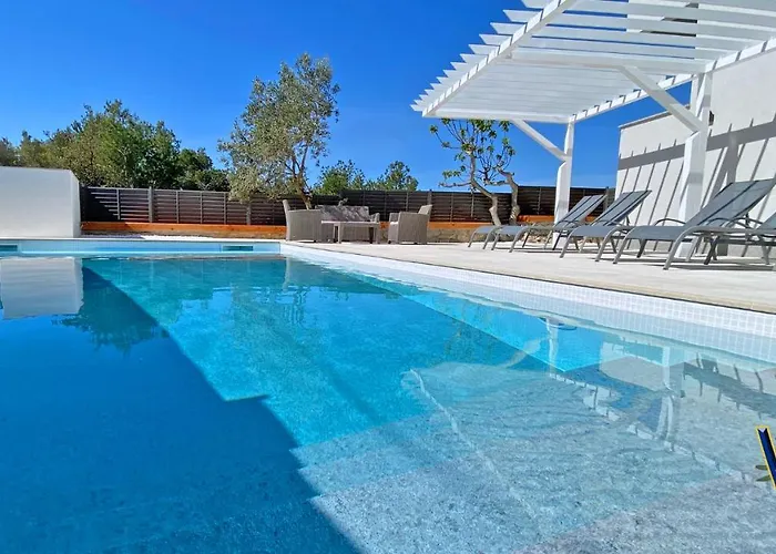 - Vrgada -appartement 50 M2 Avec Piscine Apartman Pakostane