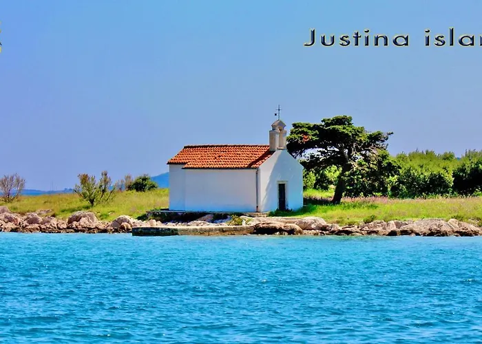 - Vrgada -appartement 50 M2 Avec Piscine Apartman